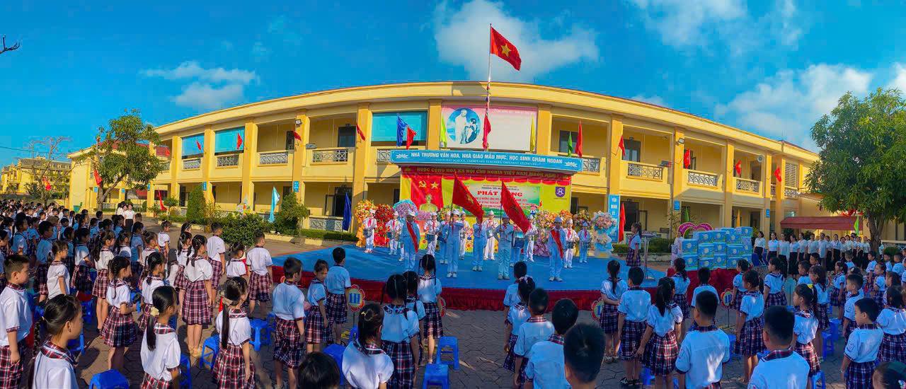 PHÁT ĐỘNG “TUẦN LỄ HỌC TẬP SUỐT ĐỜI”