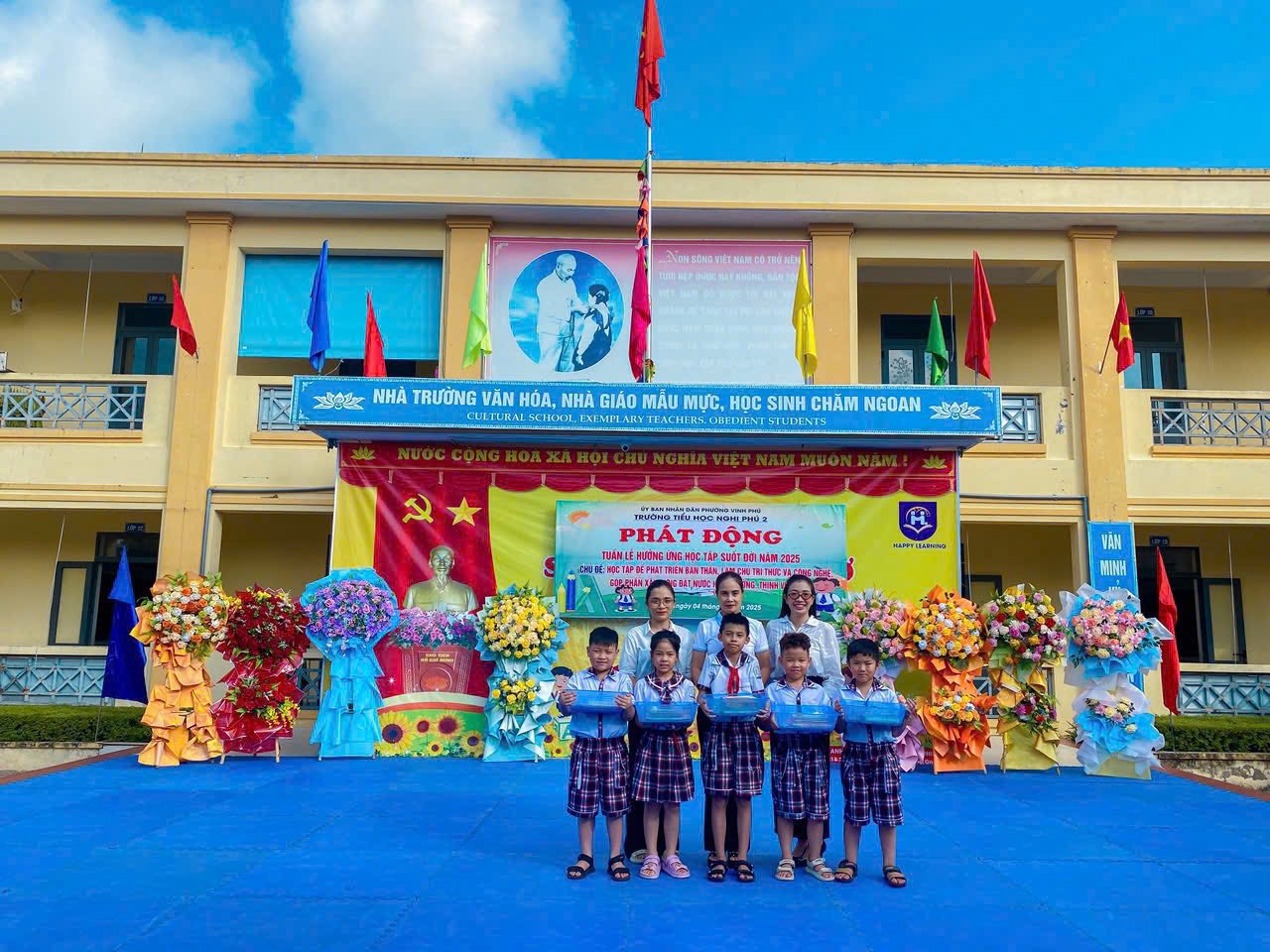 PHÁT ĐỘNG “TUẦN LỄ HỌC TẬP SUỐT ĐỜI”