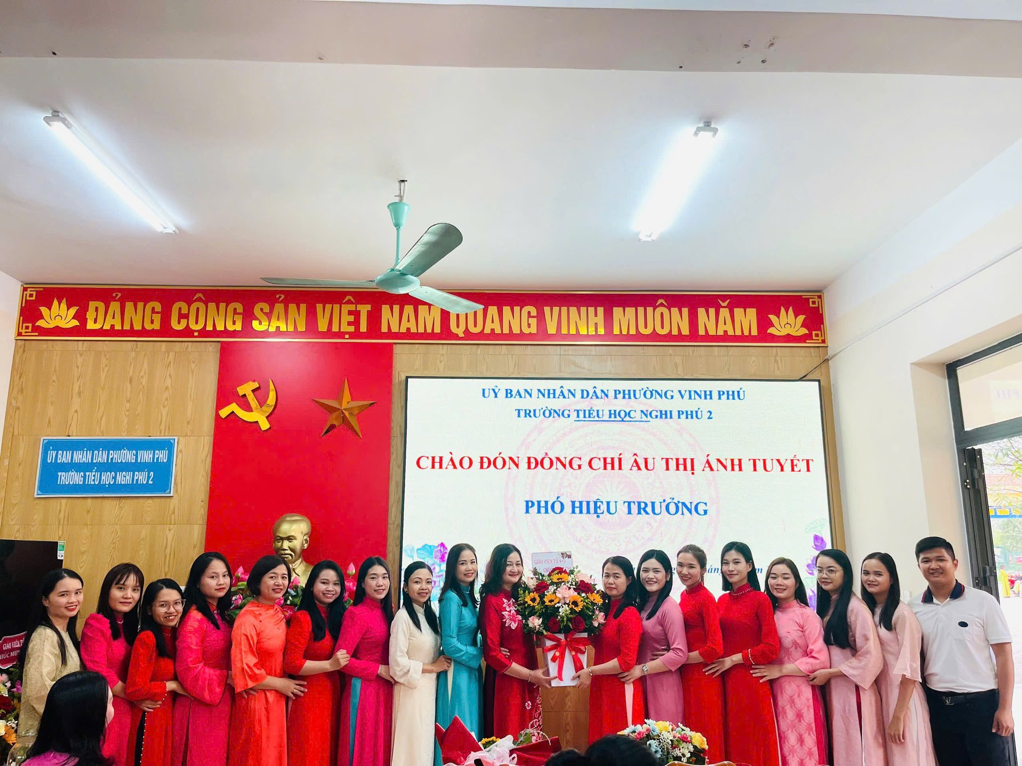 Chia tay cô Nguyễn Thị Nhàn và đón cô Âu Thị Ánh Tuyết về giữ chức vụ Phó Hiệu trưởng