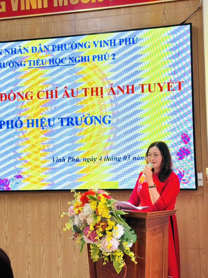 Chia tay cô Nguyễn Thị Nhàn và đón cô Âu Thị Ánh Tuyết về giữ chức vụ Phó Hiệu trưởng