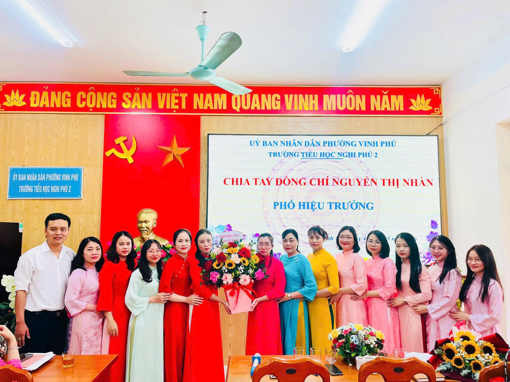 Chia tay cô Nguyễn Thị Nhàn và đón cô Âu Thị Ánh Tuyết về giữ chức vụ Phó Hiệu trưởng