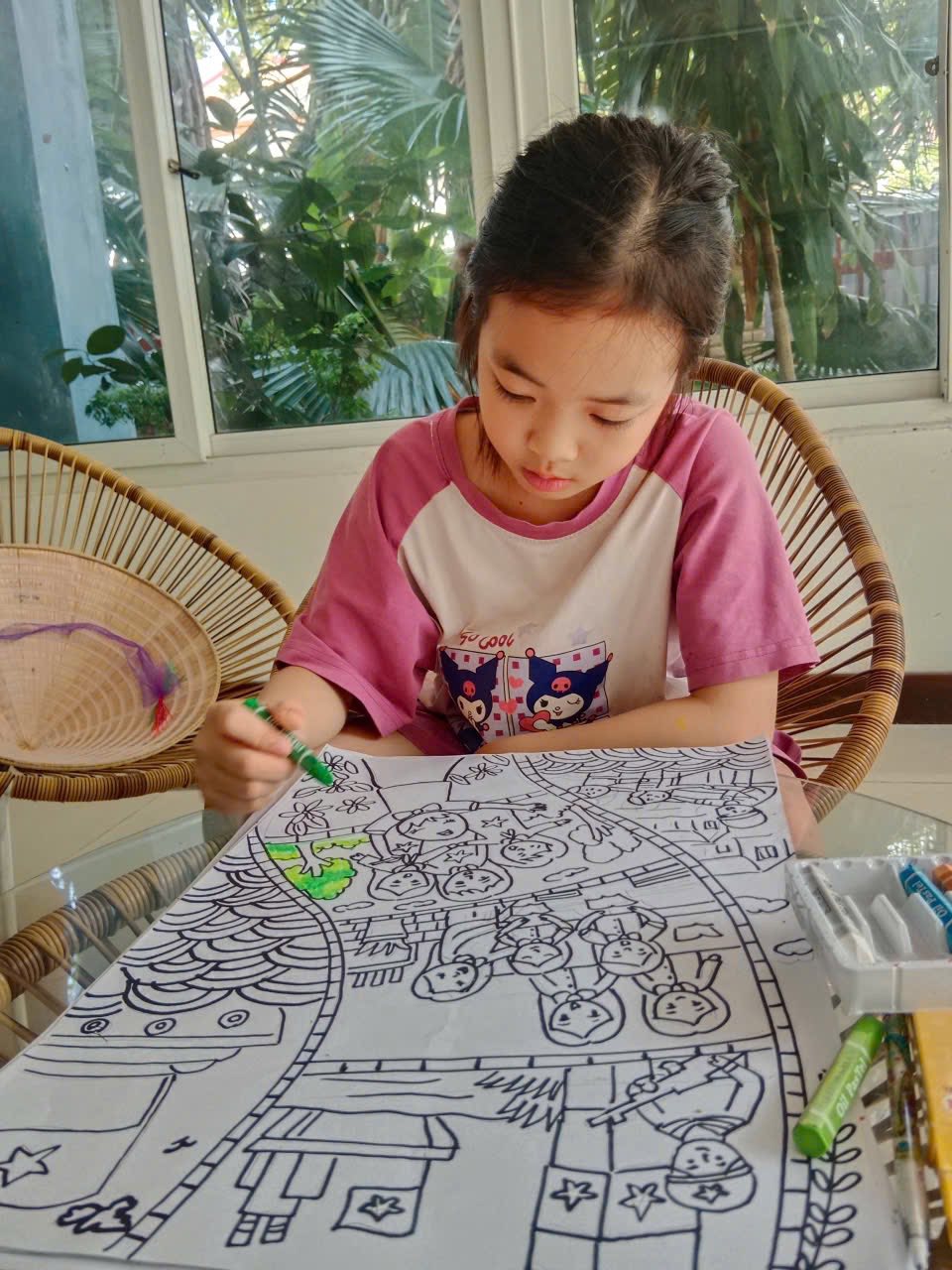 Tuyên dương học sinh xuất sắc được hội đồng Đội TW trao tặng bằng khen trongcuộc thi “Em yêu sắc màu”, một sân chơi bổ ích do Hội đồng Đội Trung ương phát động.