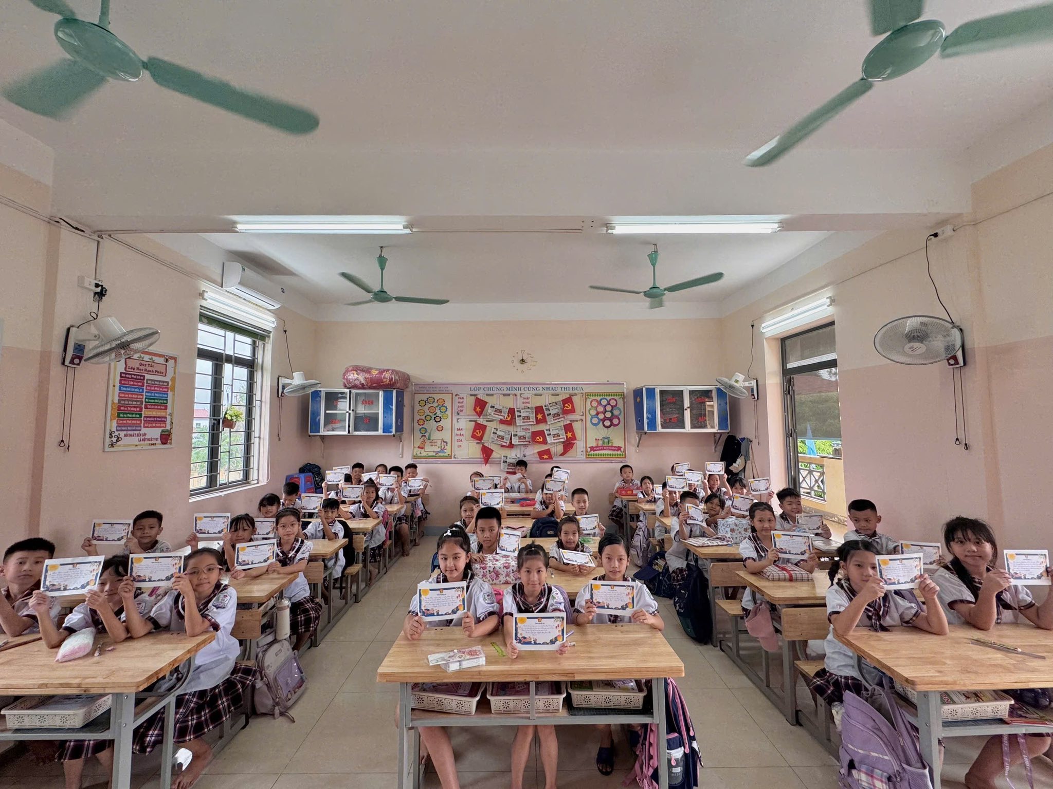 TRƯỜNG TIỂU HỌC NGHI PHÚ 2 PHÁT ĐỘNG CHƯƠNG TRÌNH “GÓI TRĂNG TRAO EM”