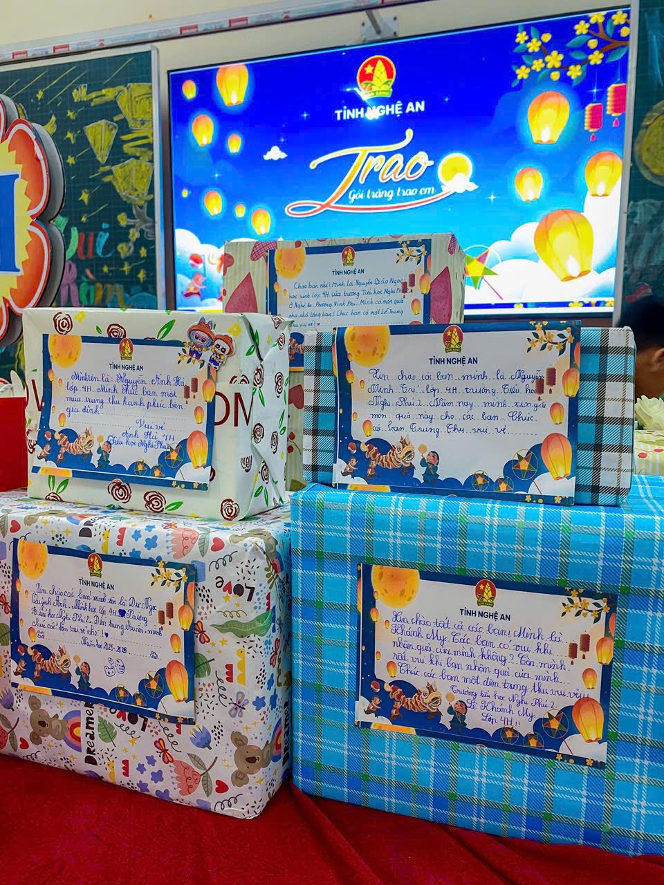 TRƯỜNG TIỂU HỌC NGHI PHÚ 2 PHÁT ĐỘNG CHƯƠNG TRÌNH “GÓI TRĂNG TRAO EM”