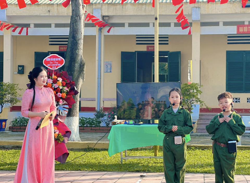 🌻CHUYÊN ĐỀ: DẠY HỌC NGOÀI KHÔNG GIAN LỚP HỌC HĐTN – CHÚNG EM HỌC TẬP TÁC PHONG ANH BỘ ĐỘI CỤ HỒ 🌻