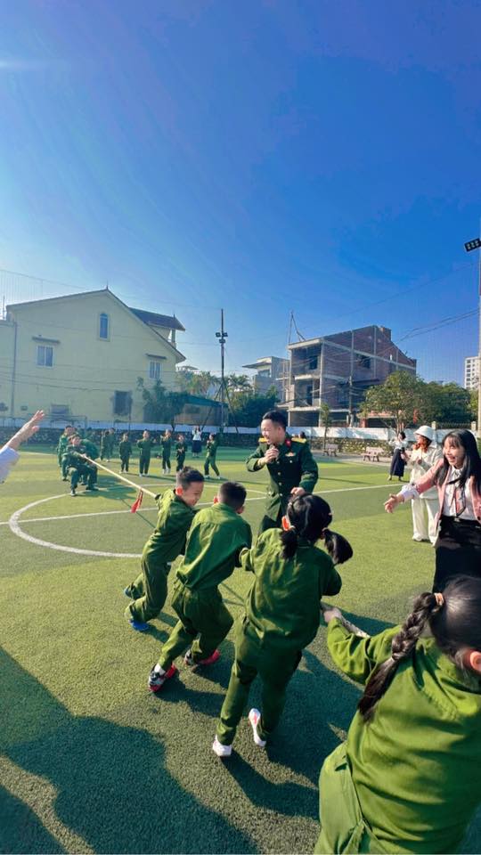 🌻CHUYÊN ĐỀ: DẠY HỌC NGOÀI KHÔNG GIAN LỚP HỌC HĐTN – CHÚNG EM HỌC TẬP TÁC PHONG ANH BỘ ĐỘI CỤ HỒ 🌻