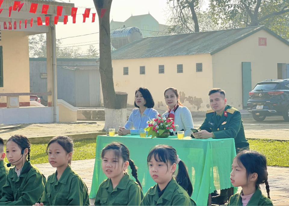 🌻CHUYÊN ĐỀ: DẠY HỌC NGOÀI KHÔNG GIAN LỚP HỌC HĐTN – CHÚNG EM HỌC TẬP TÁC PHONG ANH BỘ ĐỘI CỤ HỒ 🌻