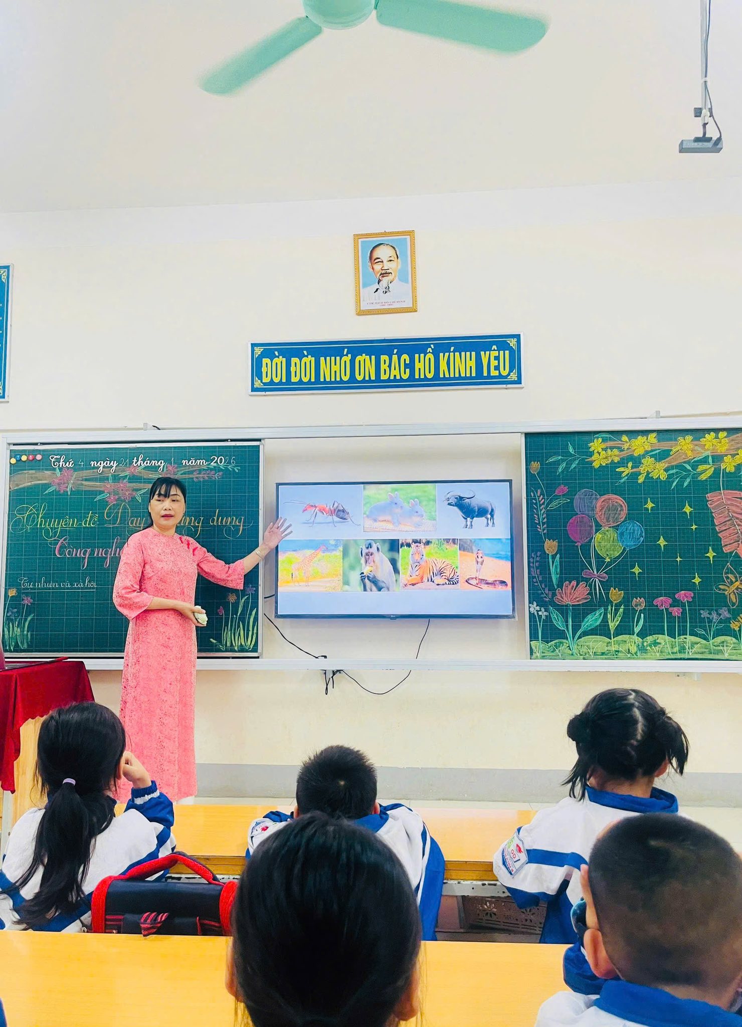 HOẠT ĐỘNG THỰC TẬP TỔ CHUYÊN MÔN, CHUYÊN ĐỀ “HỌC THÔNG QUA CHƠI” và “ỨNG DỤNG CÔNG NGHỆ AI”