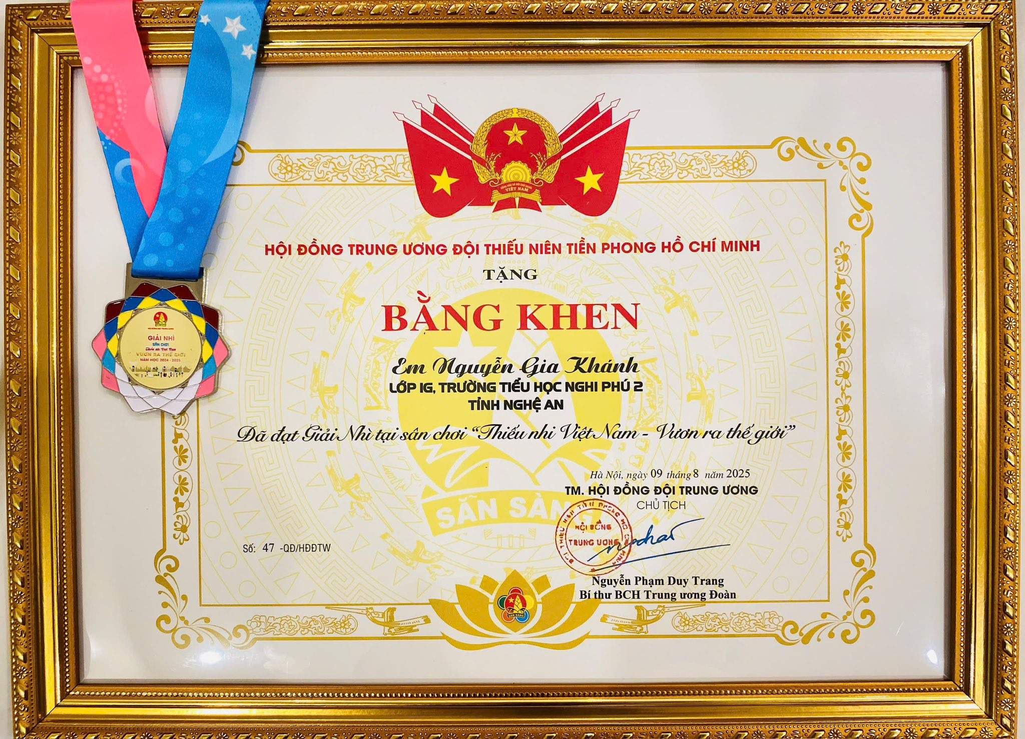 TUYÊN DƯƠNG HỌC SINH ĐẠT GIẢI CUỘC THI VƯƠN RA THẾ GIỚI