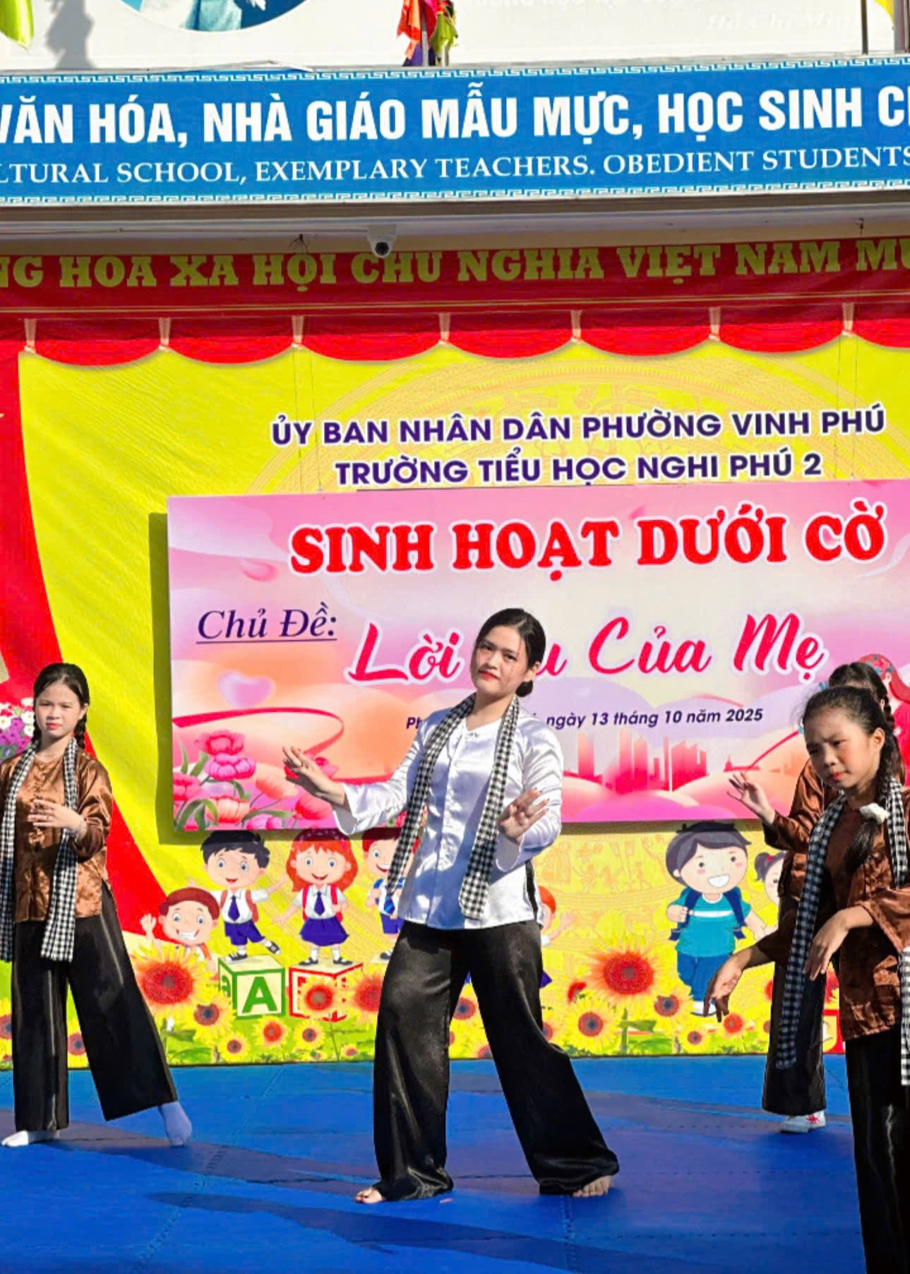 TIẾT SINH HOẠT DƯỚI CỜ CHỦ ĐỀ “LỜI RU CỦA MẸ” – KHÚC CA TRI ÂN VÀ YÊU THƯƠNG TUẦN 6