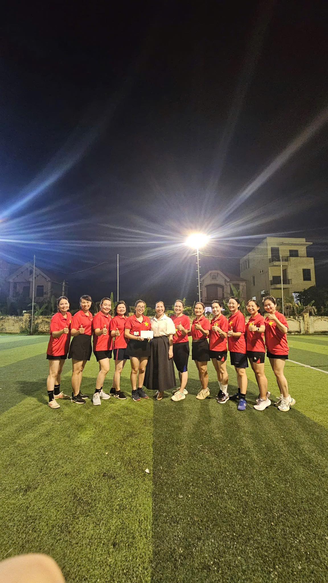 TRƯỜNG TIỂU HỌC NGHI PHÚ 2 SÔI NỔI GIẢI BÓNG ĐÁ CHÀO MỪNG NGÀY 20/10/2025