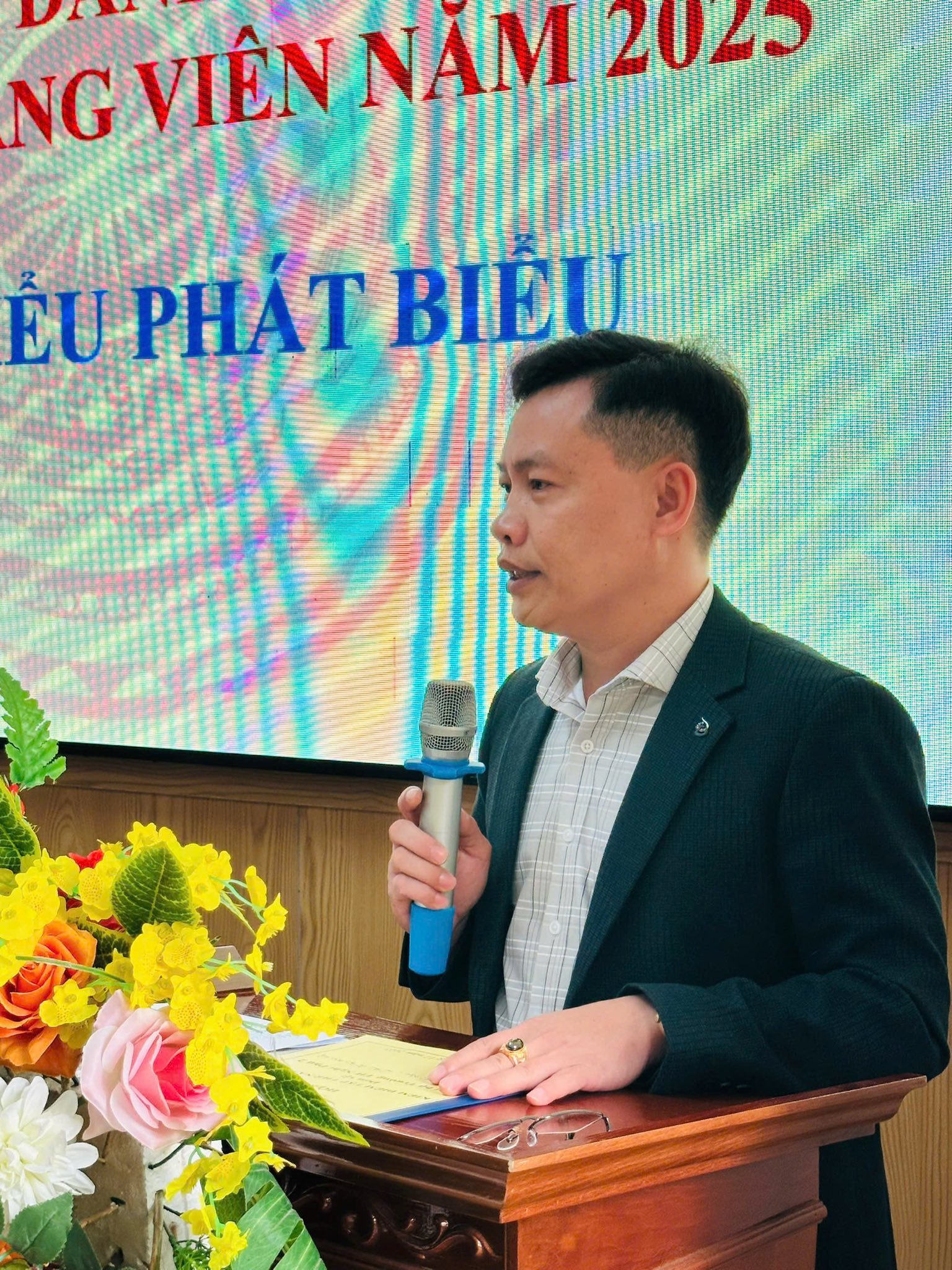 🇻🇳 CHI BỘ TRƯỜNG TIỂU HỌC NGHI PHÚ 2 TỔ CHỨC HỘI NGHỊ KIỂM ĐIỂM VÀ ĐÁNH GIÁ XẾP LOẠI TẬP THỂ, ĐẢNG VIÊN NĂM 2025 🇻🇳