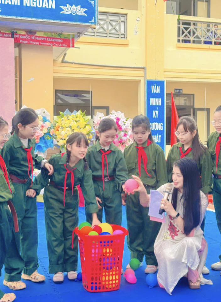 TRƯỜNG TIỂU HỌC NGHI PHÚ 2 PHỐI HỢP VỚI BẢO TÀNG NGHỆ AN – XÔ VIẾT NGHỆ TĨNH TỔ CHỨC CÂU LẠC BỘ “EM YÊU LỊCH SỬ” Chủ đề: XỨNG DANH BỘ ĐỘI CỤ HỒ