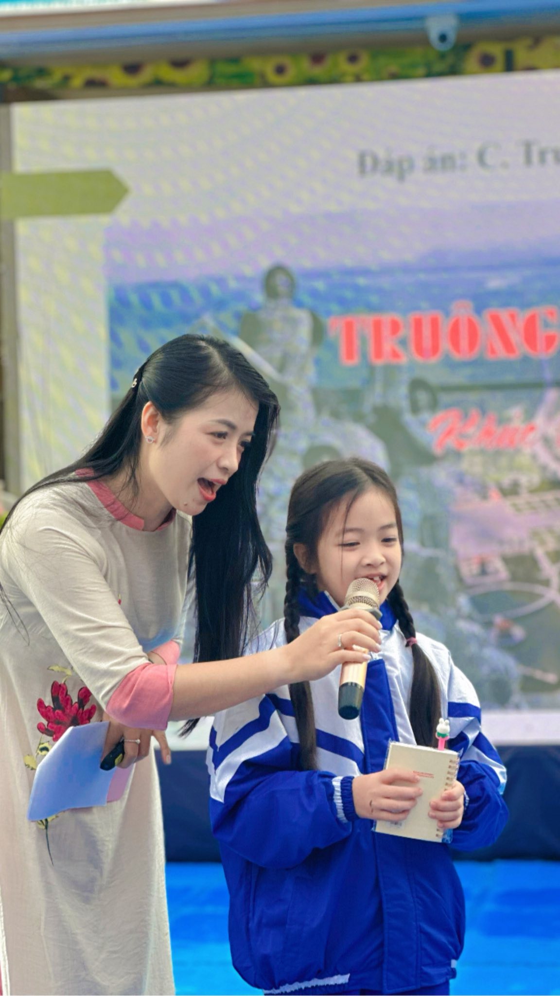 TRƯỜNG TIỂU HỌC NGHI PHÚ 2 PHỐI HỢP VỚI BẢO TÀNG NGHỆ AN – XÔ VIẾT NGHỆ TĨNH TỔ CHỨC CÂU LẠC BỘ “EM YÊU LỊCH SỬ” Chủ đề: XỨNG DANH BỘ ĐỘI CỤ HỒ