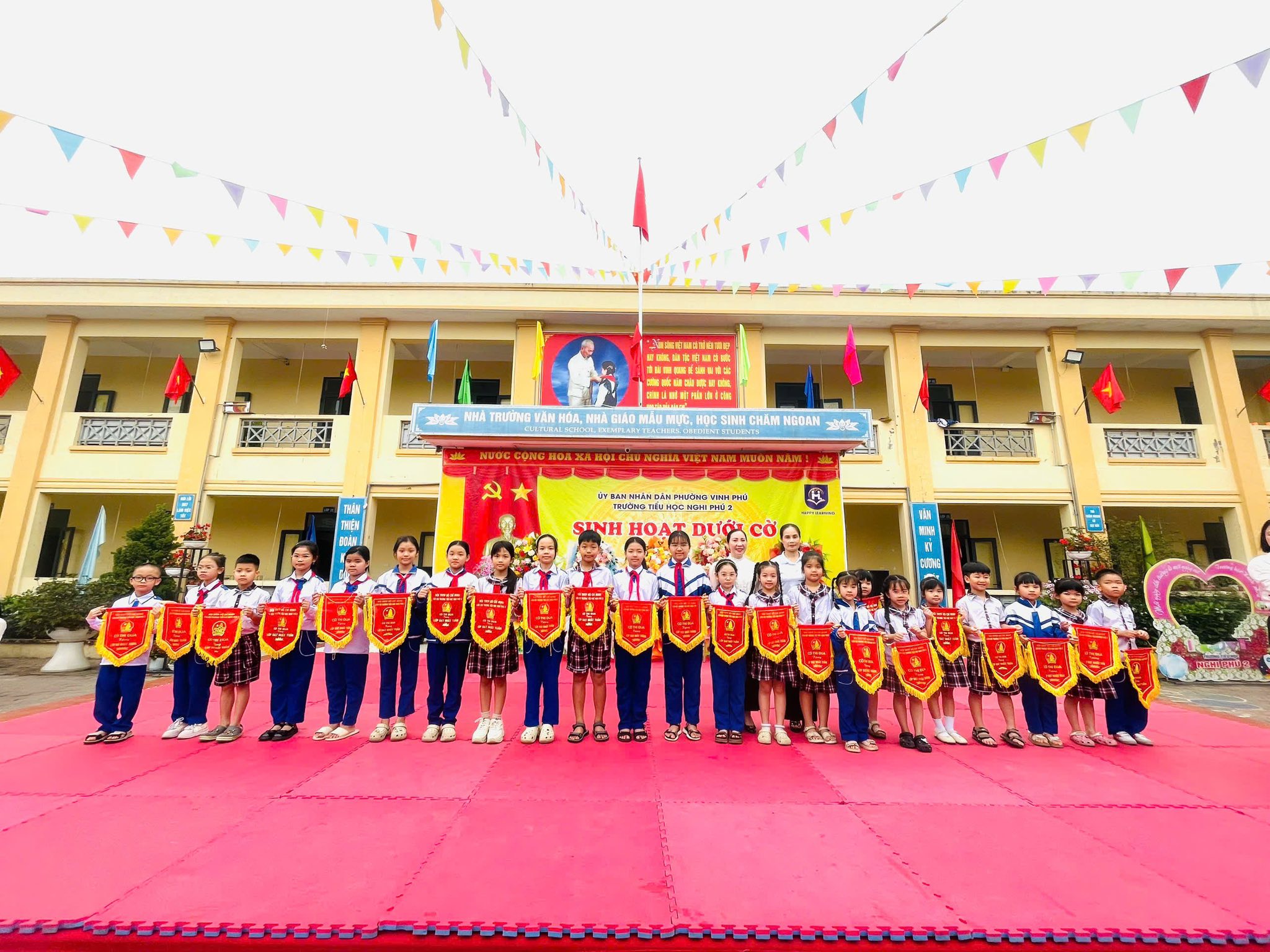 SINH HOẠT DƯỚI CỜ – ĐÓN ĐOÀN SINH VIÊN THỰC TẬP