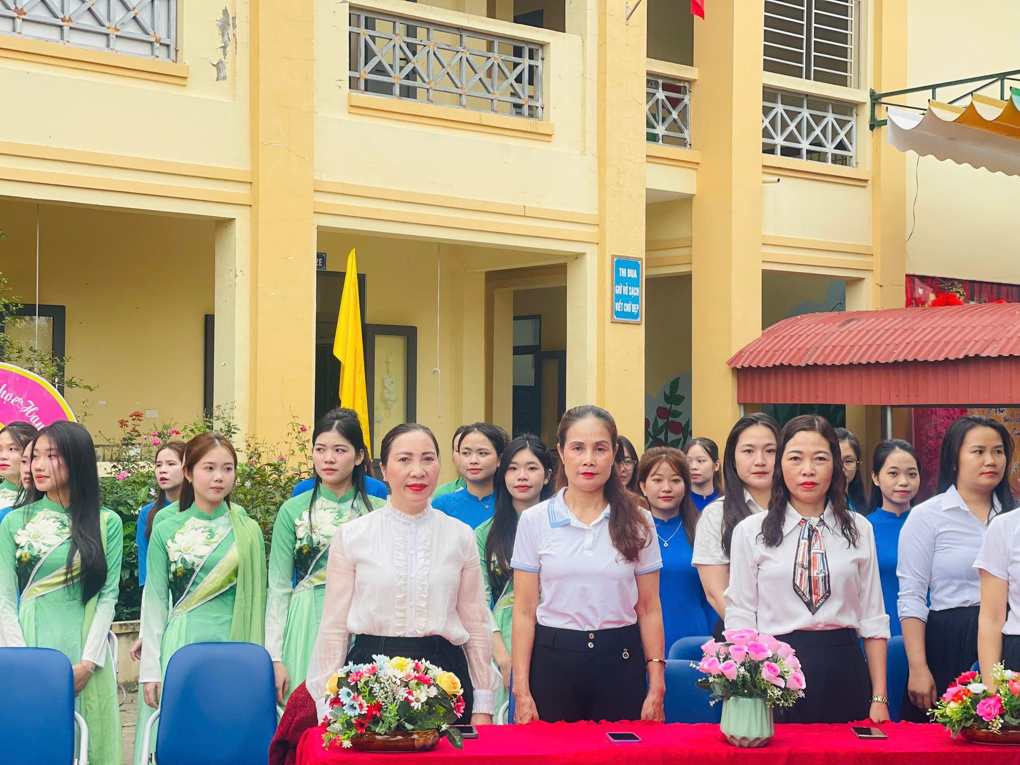 SINH HOẠT DƯỚI CỜ – ĐÓN ĐOÀN SINH VIÊN THỰC TẬP