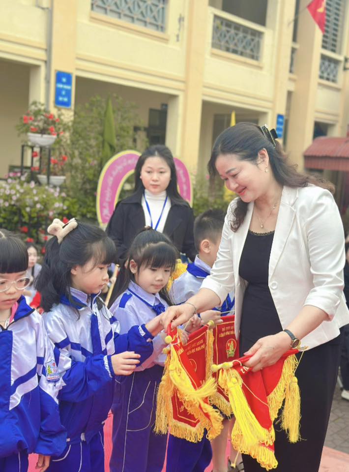 SINH HOẠT DƯỚI CỜ – CHỦ ĐỀ “THIẾU NHI VUI KHỎE – TIẾN BƯỚC LÊN ĐOÀN”💐